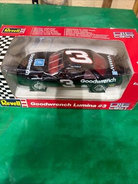 Revell Die-Cast Goodwrench Lumina #3 Race Car - Black & Green